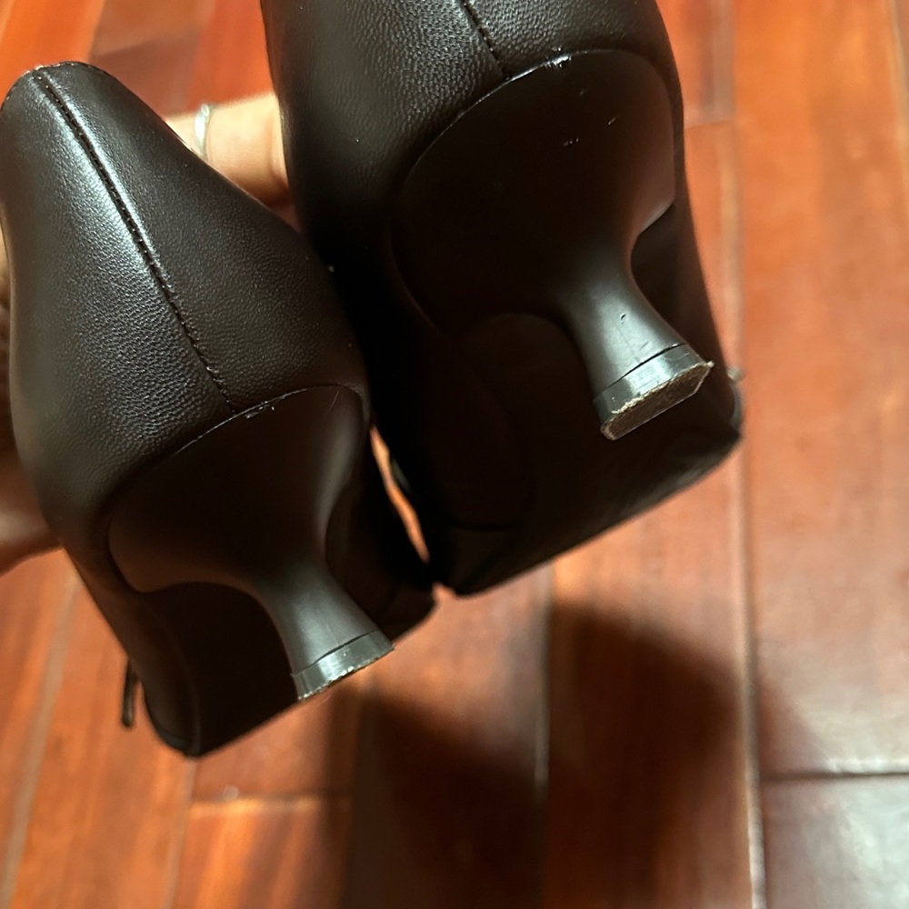 Life Stride Black Pointed Mary Jane Pumps with Low Block Heel - Picture 3 of 3